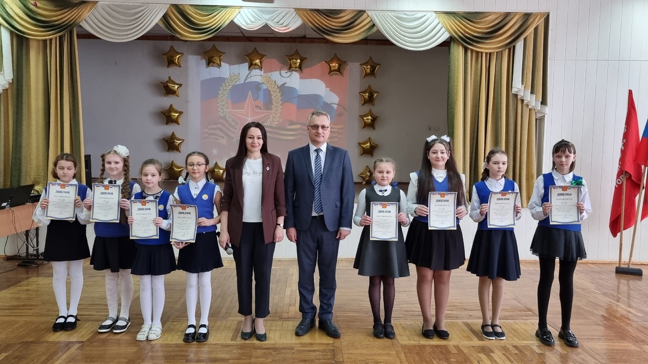 Сегодня выступали ученики начальной школы.